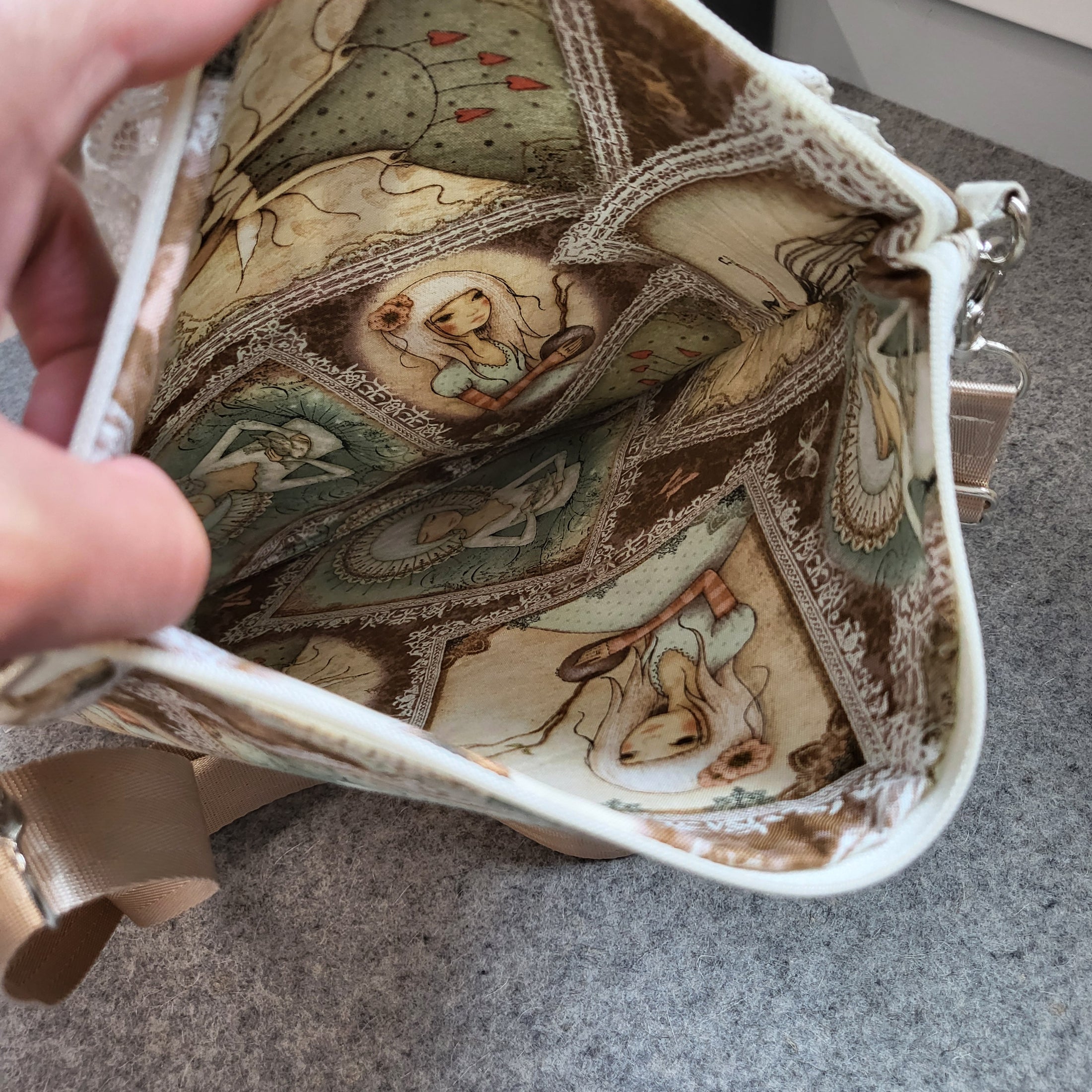 Inside of the musical lady purse with other ladies and fairies.
