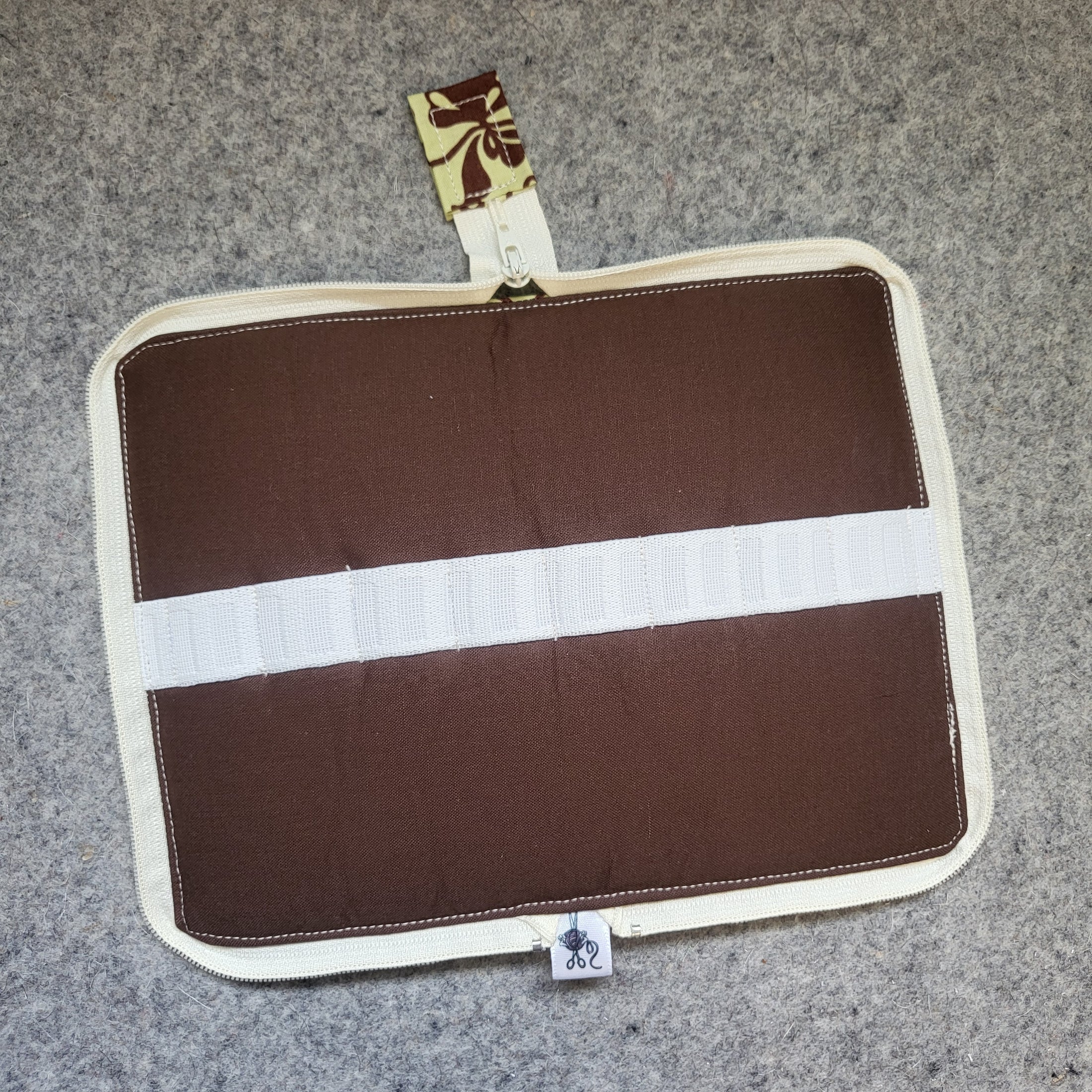 Interior view of the Original DPN Organizer empty.