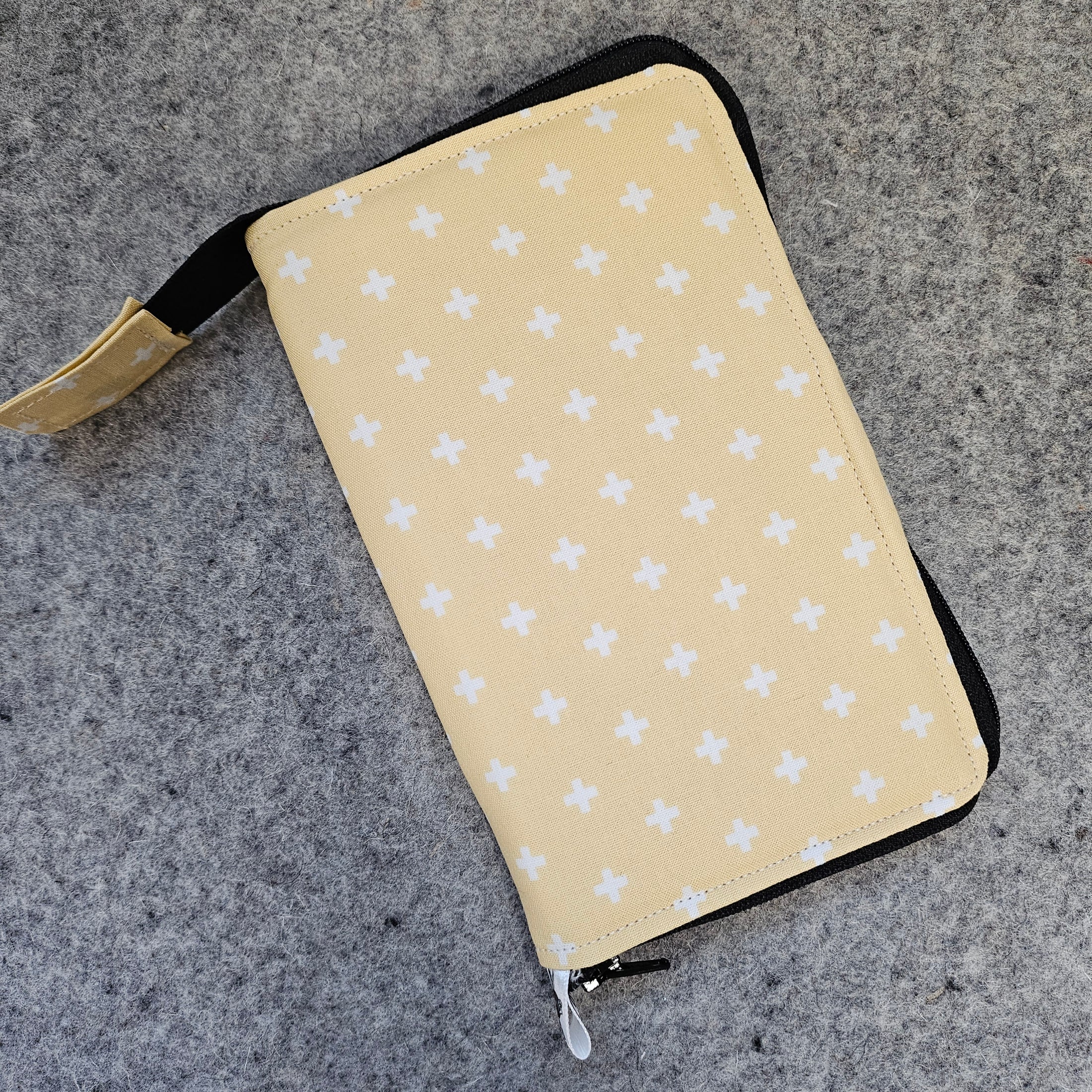 Original crochet hook organizer yellow cross black zip.