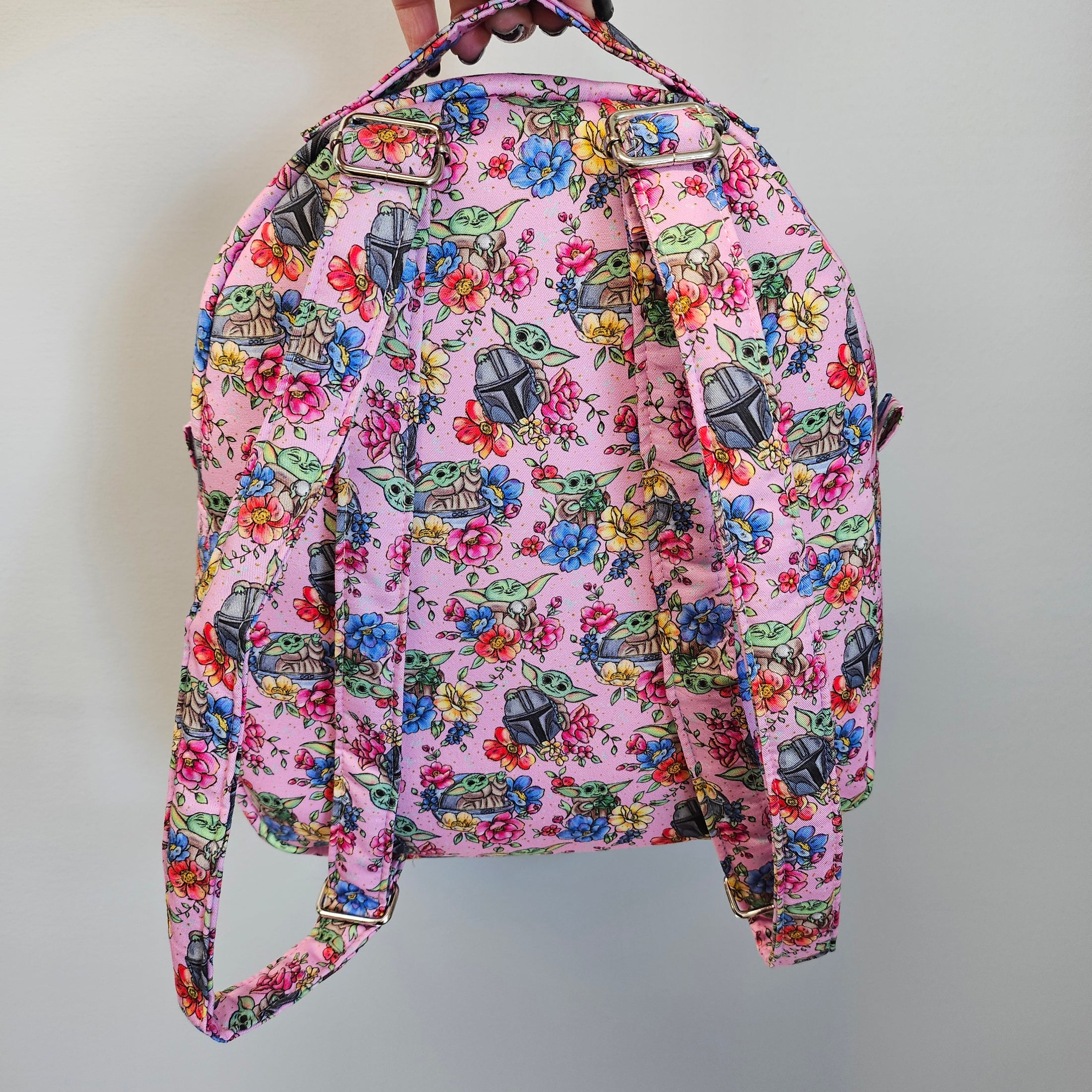 The back of the mandalorian inspired backpack showing the shoulder straps.