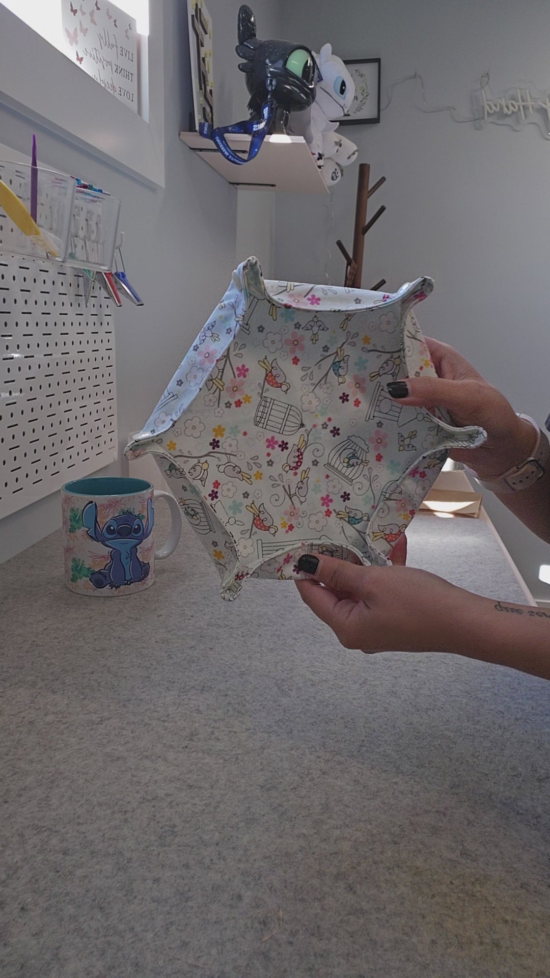 Video of the hexagon folding tray made with songbirds fabric.