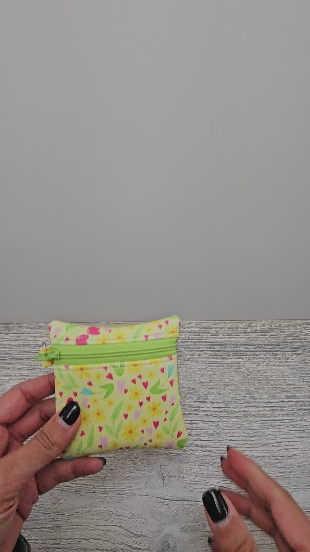 Video of the mini spring time zipper accessory pouch.