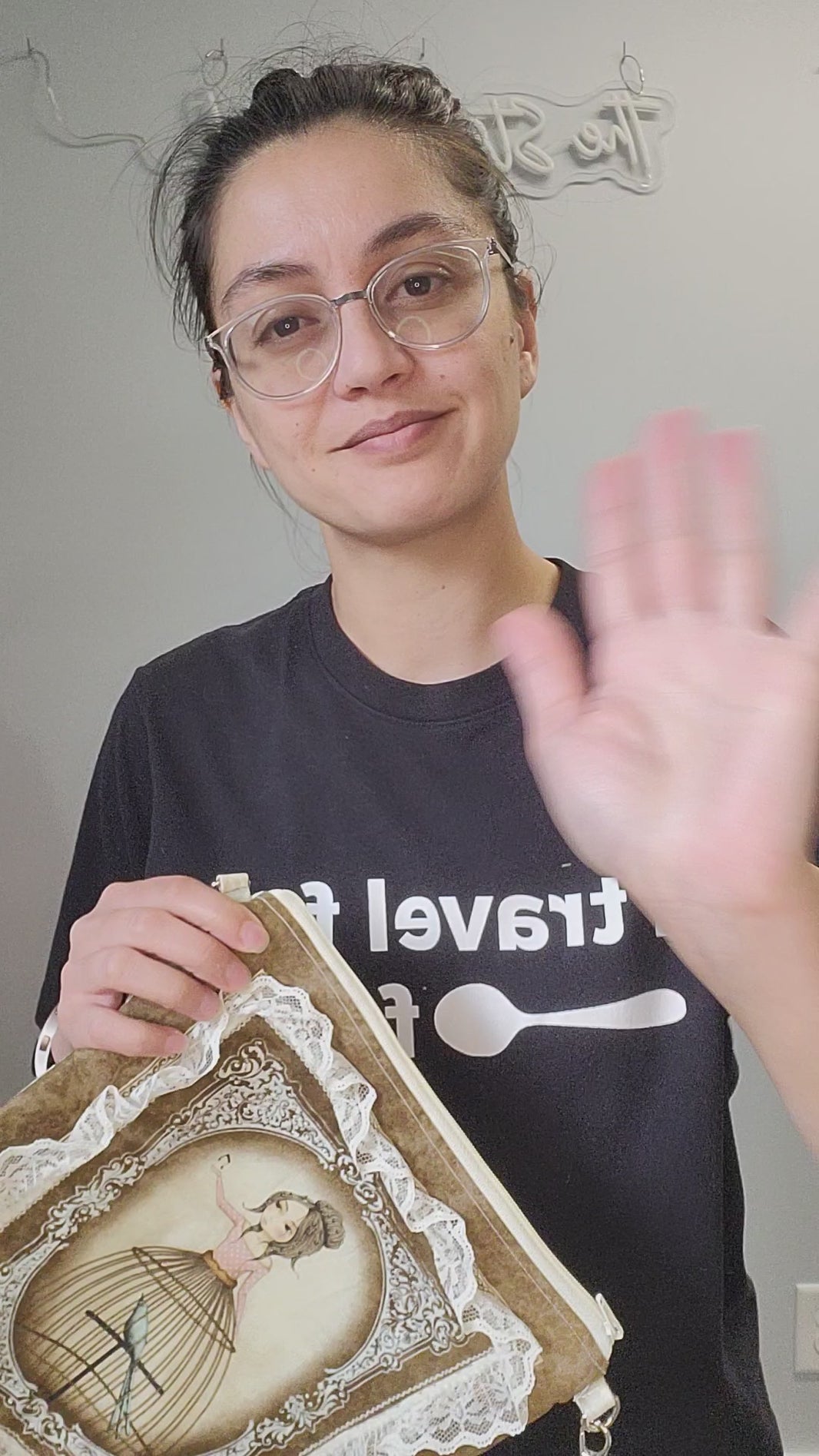 Video of the Musical lady with a birdcage dress purse. 