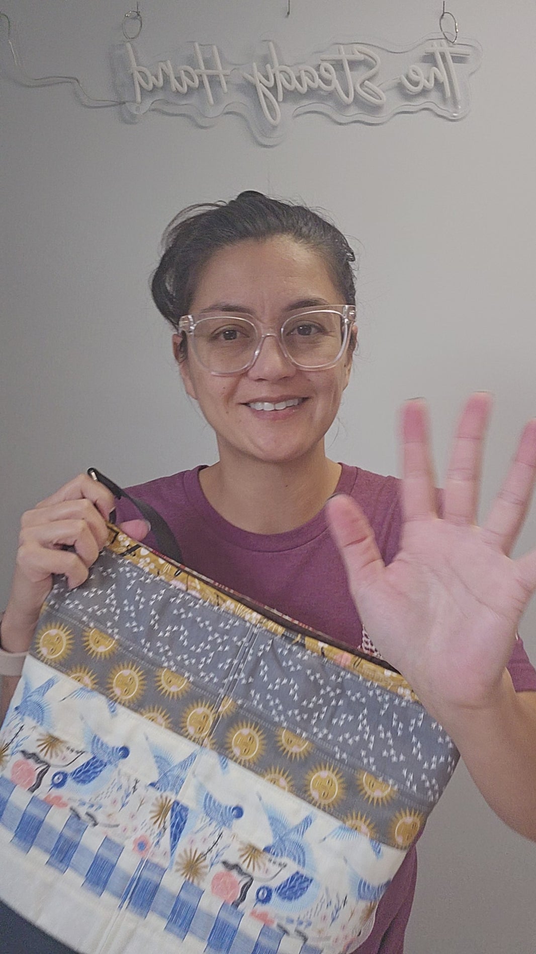 Video of patchwork hobo shoulder bag.