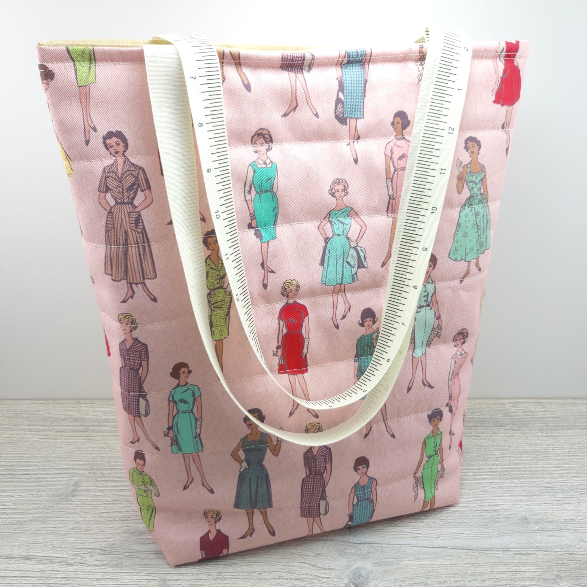 Simplicity sewing patterns tote bag. 